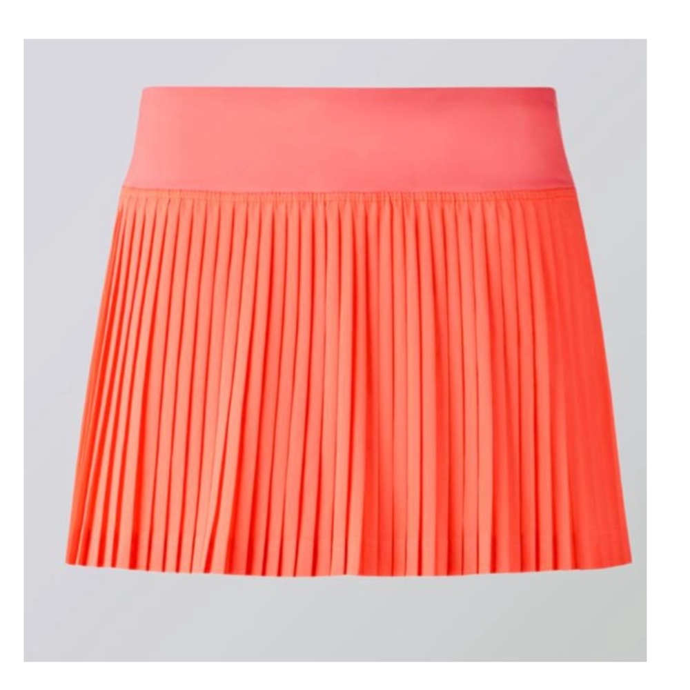 lululemon pleat to street hot pink skirt.